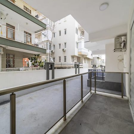 Modern And Cozy Apartment With Central Location And Balcony In Muratpasa, Antalya Buitenkant foto
